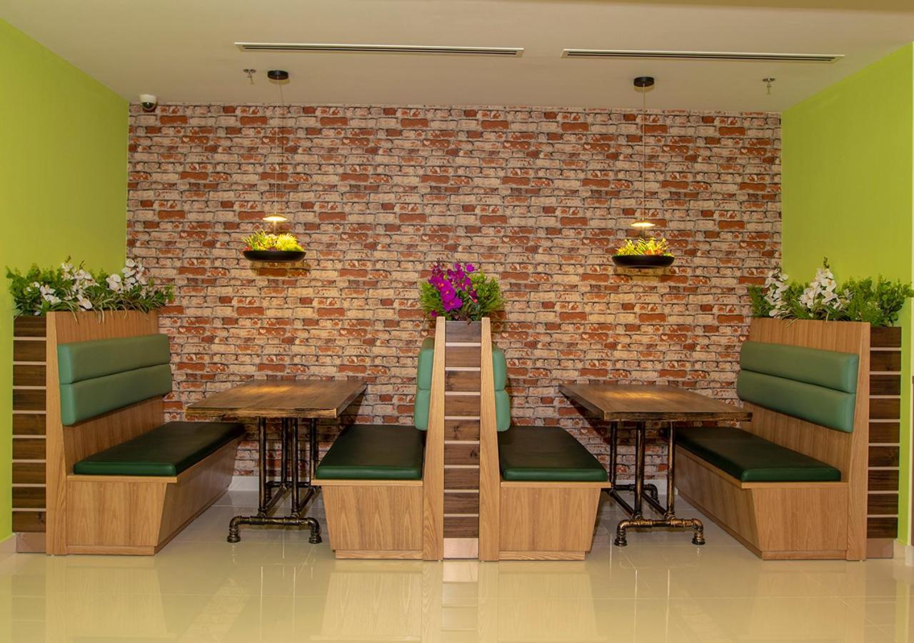 Jacob'S Garden Hotel Dubai Exterior foto
